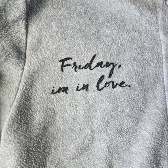 NWT REVOLVE Daydream Nation “Friday I'm in Love” Pullover Rain Cloud Grey Small - Picture 6 of 10